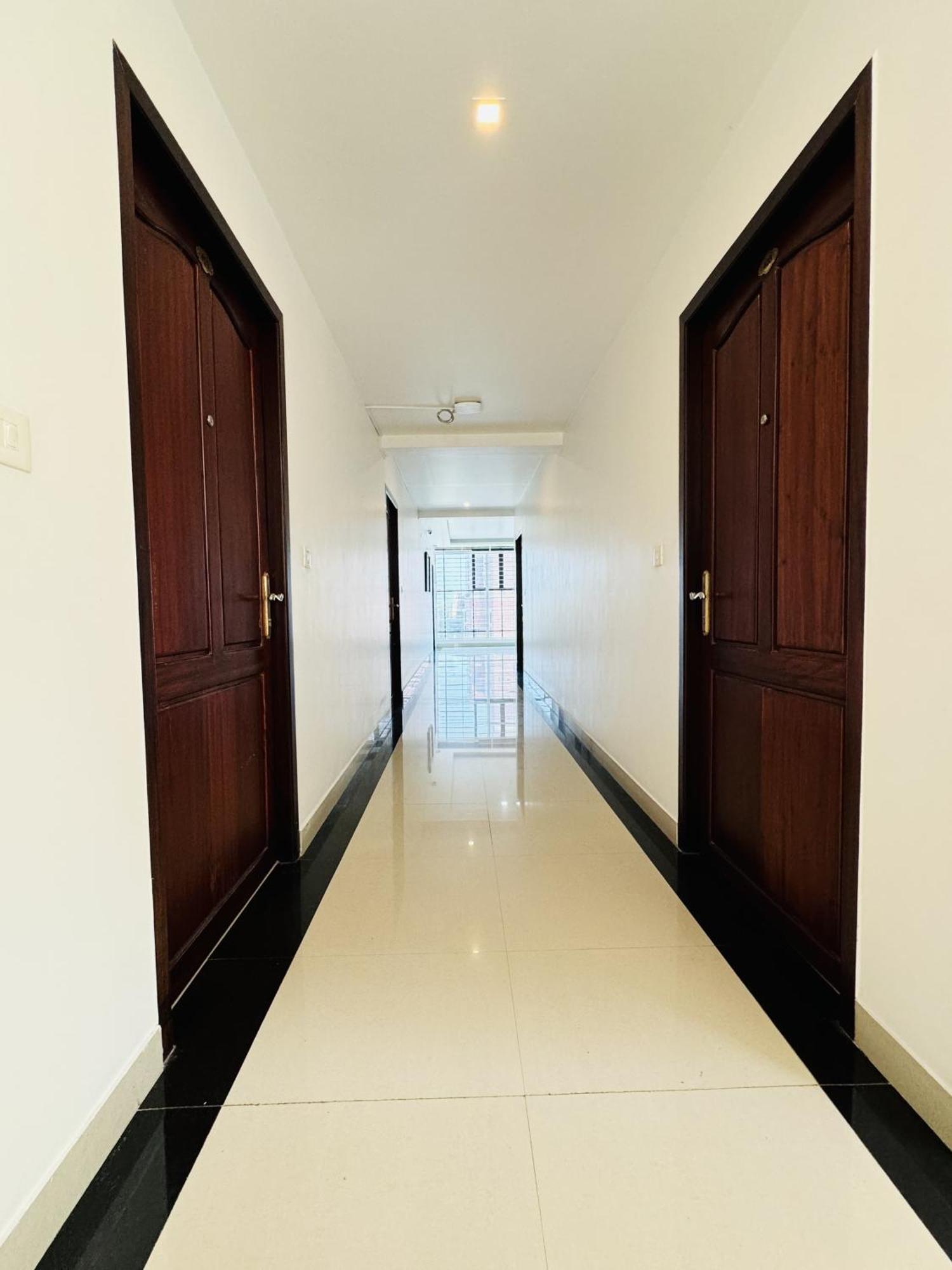 Royal International Hotel Trippapur Exterior photo